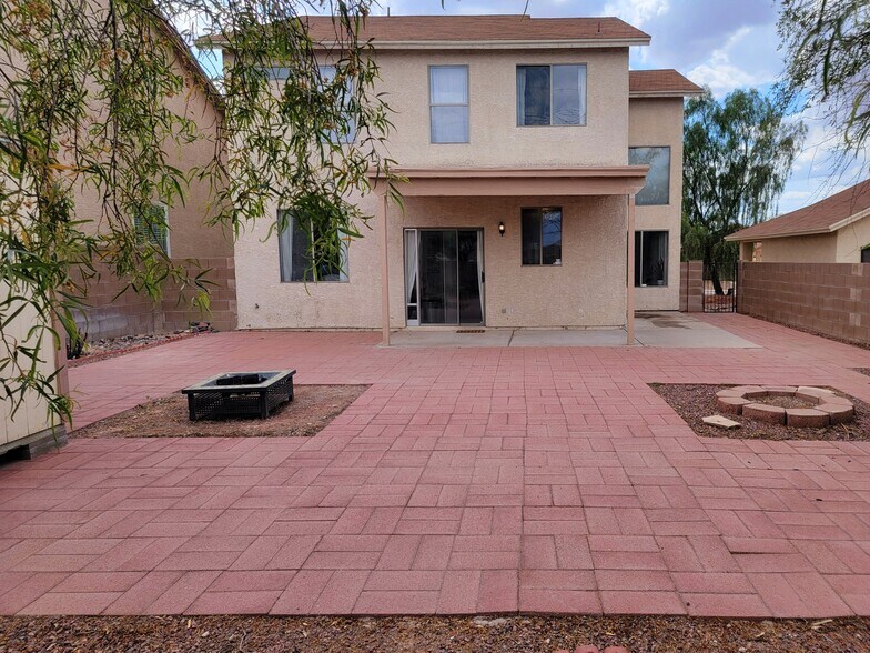 Backyard - 8697 S Desert Rainbow Dr