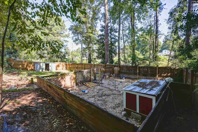 Building Photo - 1405 Parkdale Dr