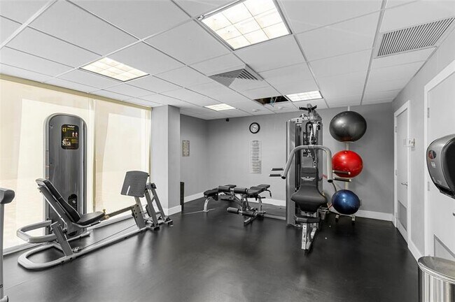 Building Photo - 3750 Galt Ocean Dr