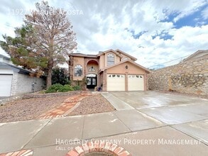 Building Photo - 11927 Manuel Acosta Dr