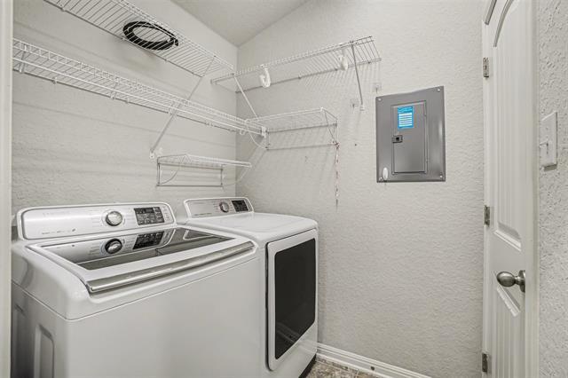 Building Photo - 11311 Silver Rose