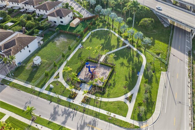 Building Photo - 25557 SW 109th Ave