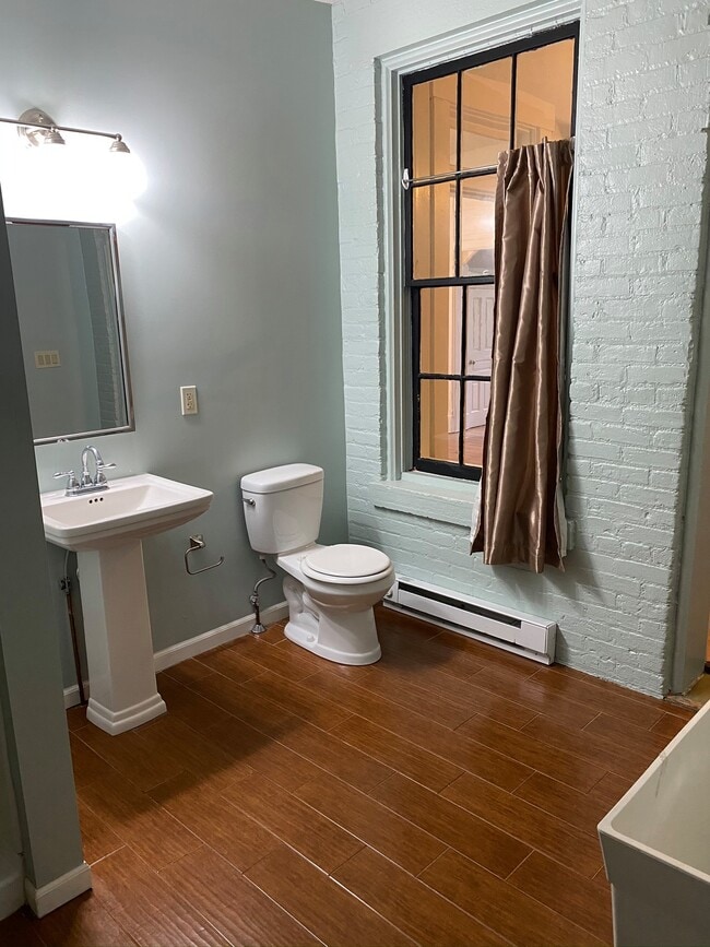 Downstairs Bathroom - 224 Bonner Street