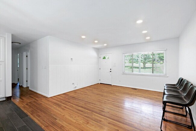 Building Photo - 1512 Beechwood Dr