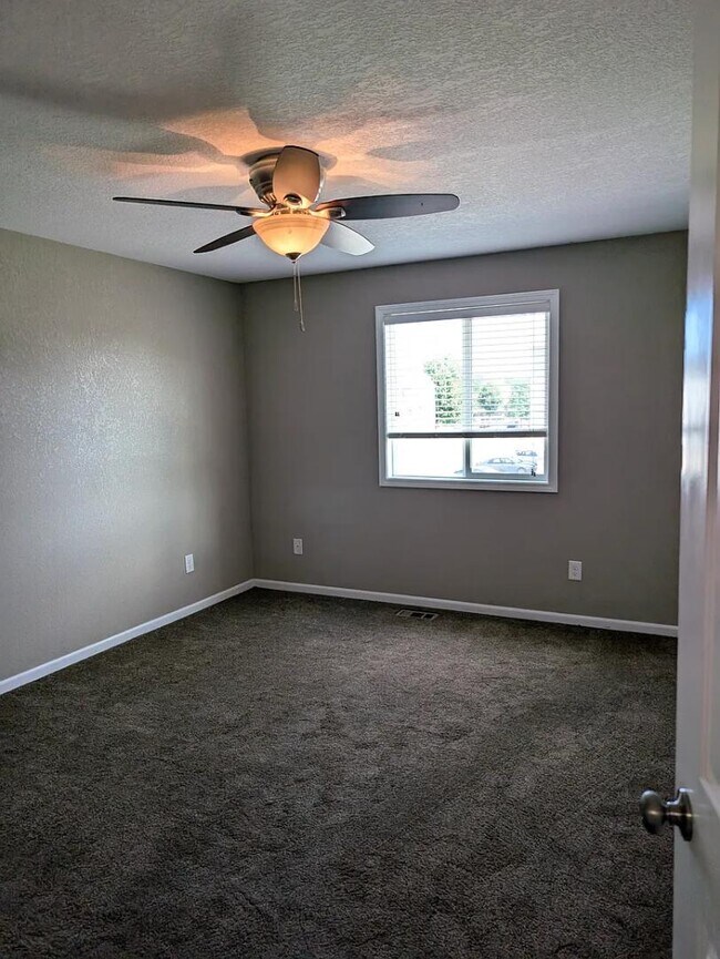 Building Photo - 3711 Marigold Dr