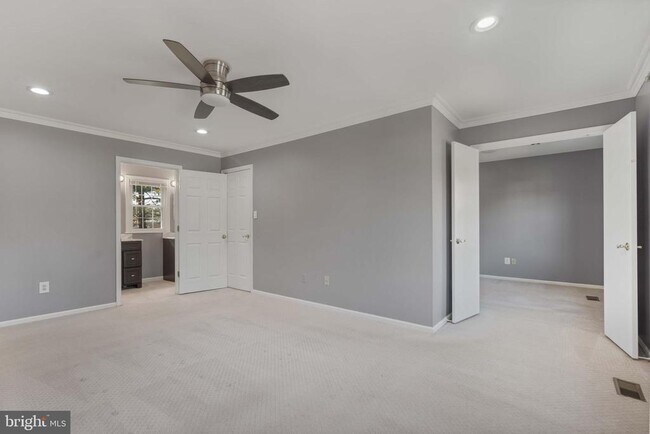 Building Photo - 2621 John Milton Dr