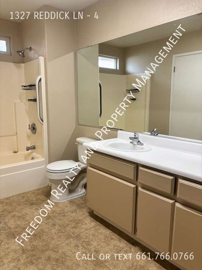 Building Photo - 1327 Reddick Ln