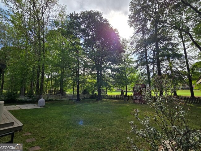 Building Photo - 215 Calgary Dr