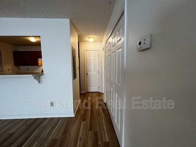 Building Photo - 1012 Ancestry Dr