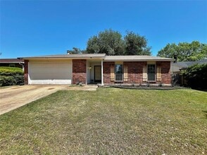 Building Photo - 7127 Winterberry Dr