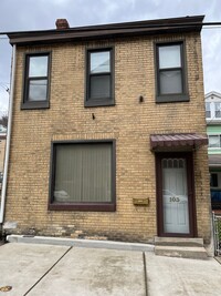 Building Photo - 2 Bedroom Single Family House