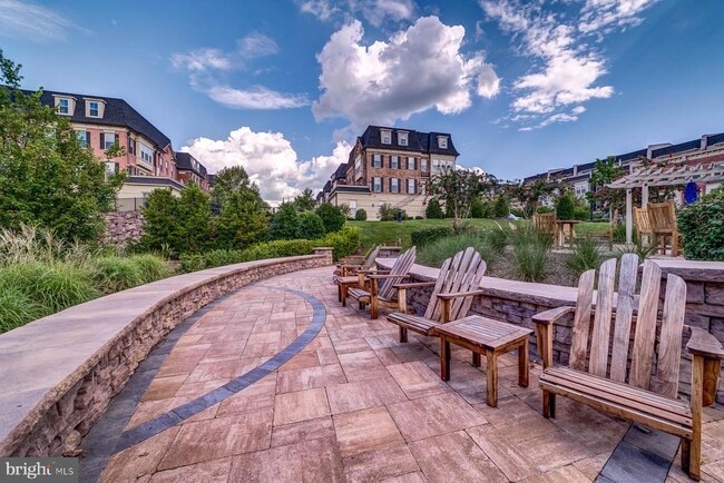 Building Photo - 705 River Mist Dr