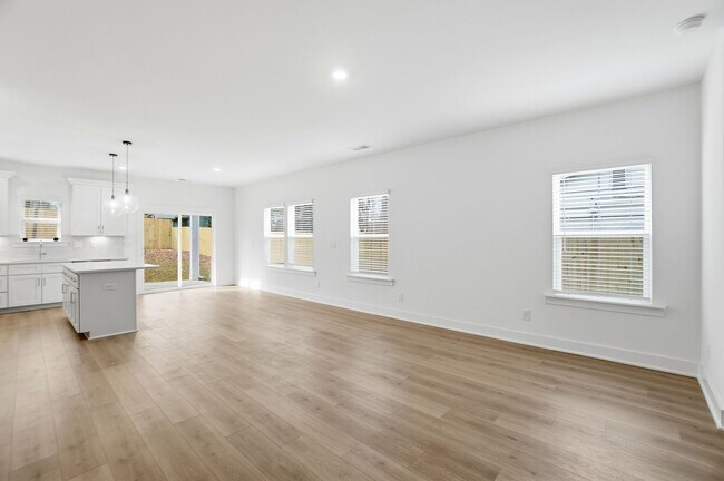 Building Photo - New Construction Townhome Minutes from Uptown