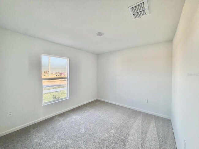 Building Photo - 2122 Chris Dr