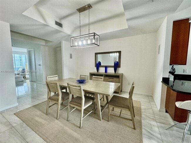 Building Photo - 18101 Collins Ave