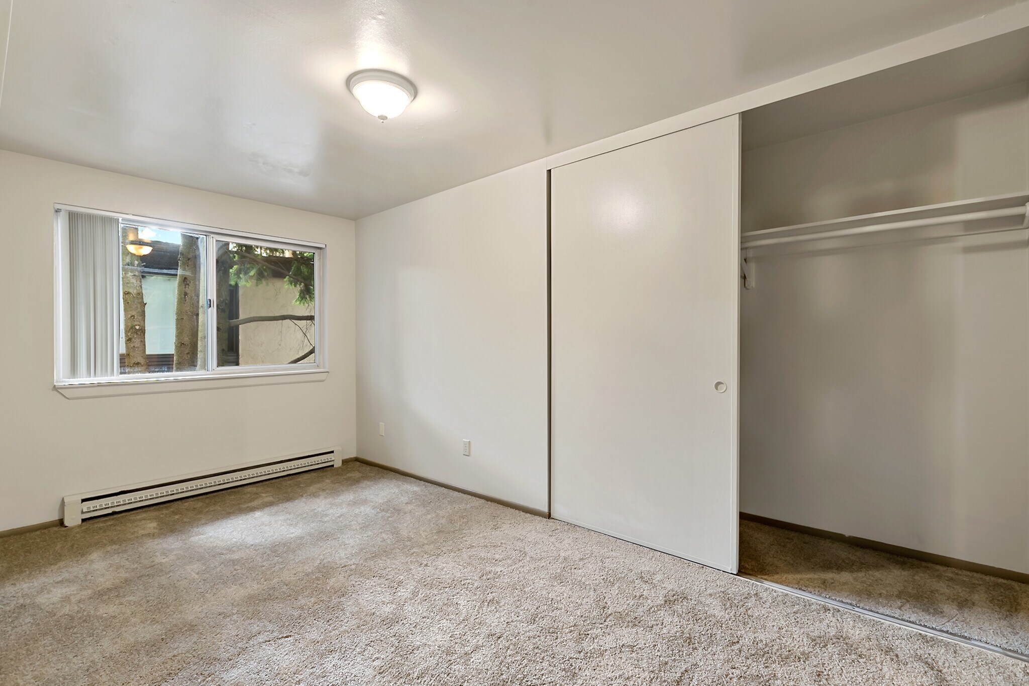 Building Photo - 5515 15th Ave NE