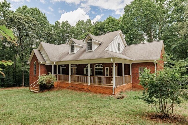 Building Photo - 580 Wolf Creek Trail