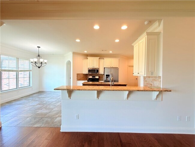 Building Photo - 4201 SW Layton Rd