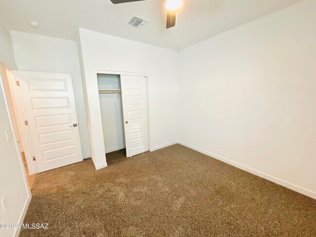 Building Photo - 12815 E Russo Dr