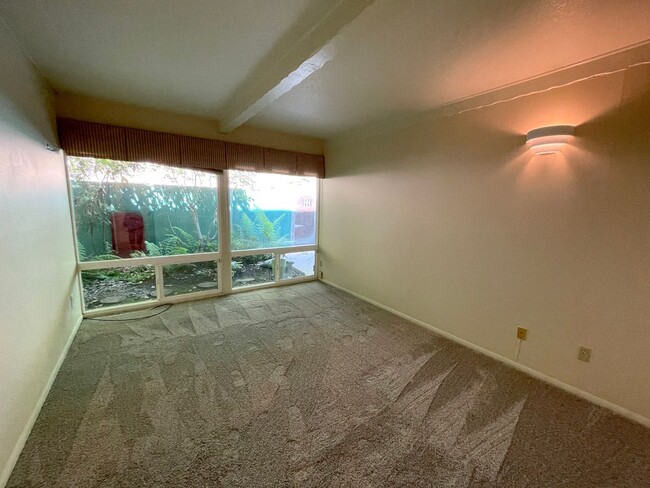 Building Photo - Comfortable Raleigh Park Plaza Condo with ...