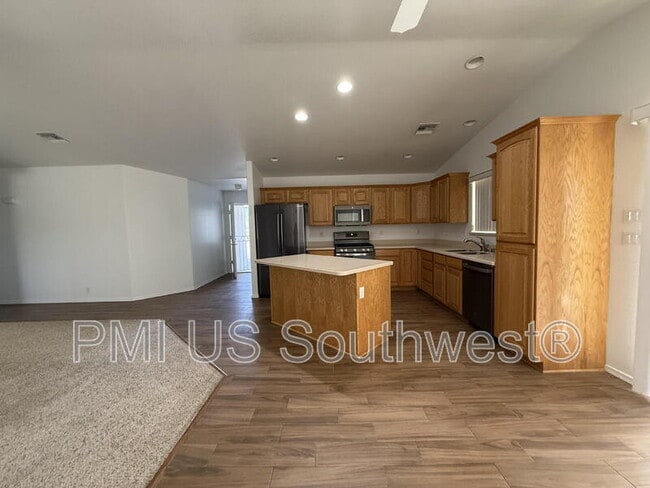 Building Photo - 1720 Central Ave