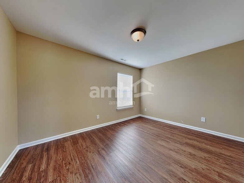Building Photo - 2524 Ingleside Dr
