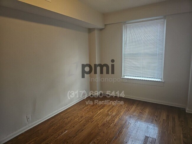 Building Photo - 1 W 28th St