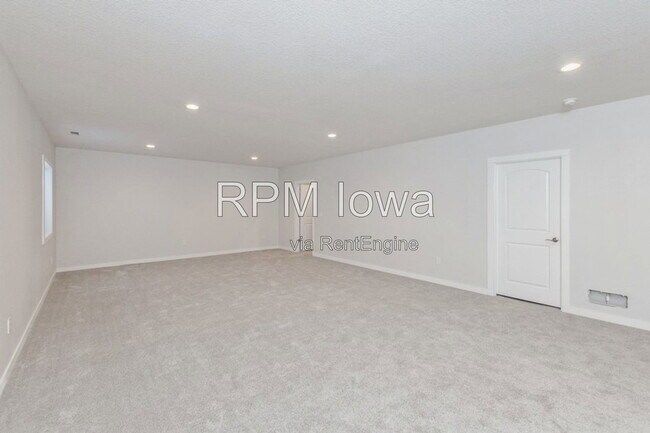 Building Photo - 6810 Bright St