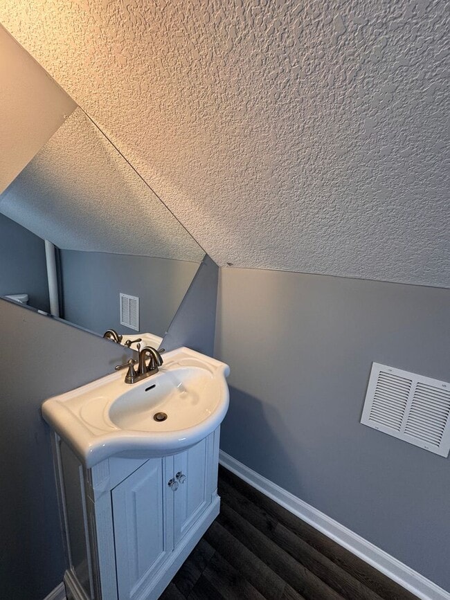 Building Photo - AVAILABLE NOW! Large 3 Bedroom, 2 Bathroom, with Extra Rooms and Two Car Garage in Anoka