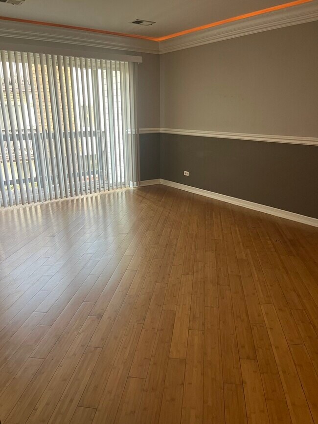 Building Photo - 10620 Brooks Ln