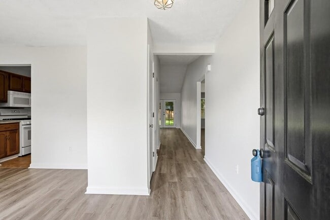 Building Photo - 4061 Keheley Glen Dr