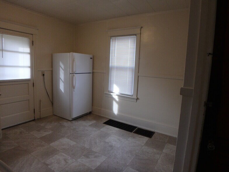 Building Photo - 117 N Montour St