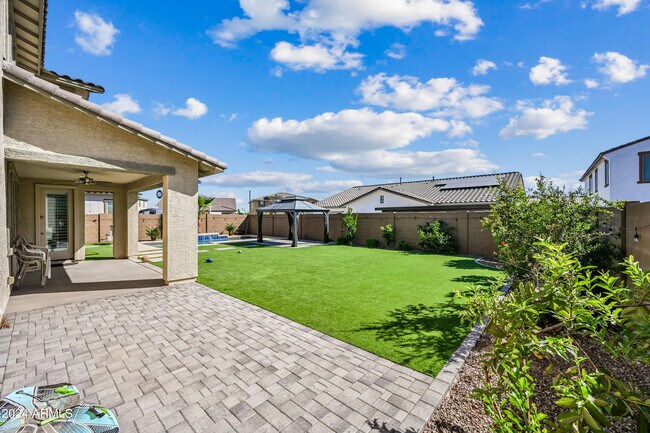 Building Photo - 14049 W Desert Hollow Dr