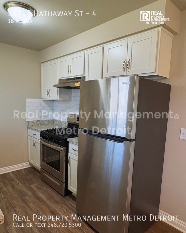 Building Photo - 36247 Hathaway St