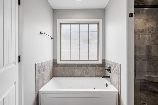Building Photo - Pet Friendly Four Bedroom!