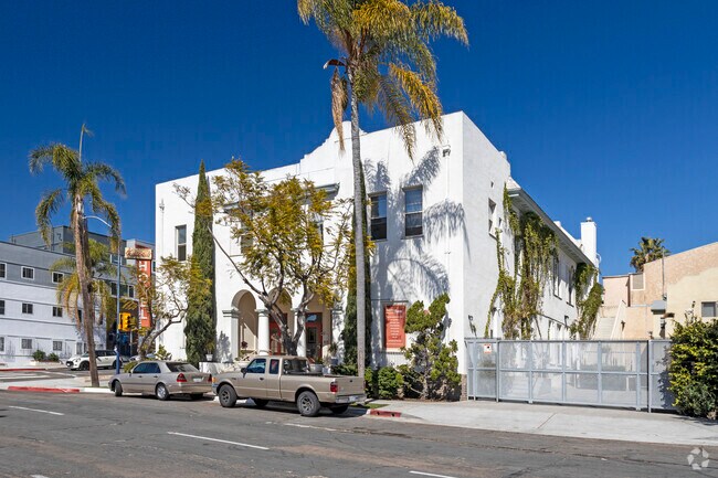 Building Photo - 410 Elm St