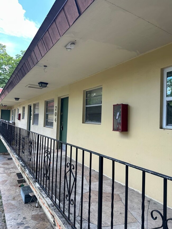 Primary Photo - 1 bed 1 bath