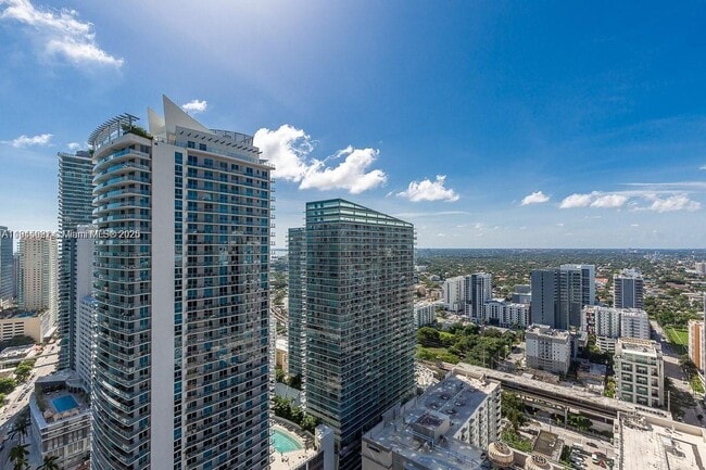 Building Photo - 1000 Brickell Plaza