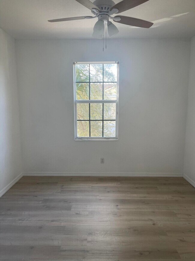 Building Photo - 865 Pipers Cay Dr