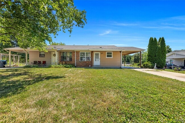 Building Photo - 32 Laura Dr