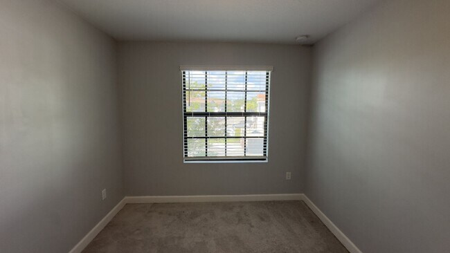 Building Photo - 4230 Napoli Lake Dr