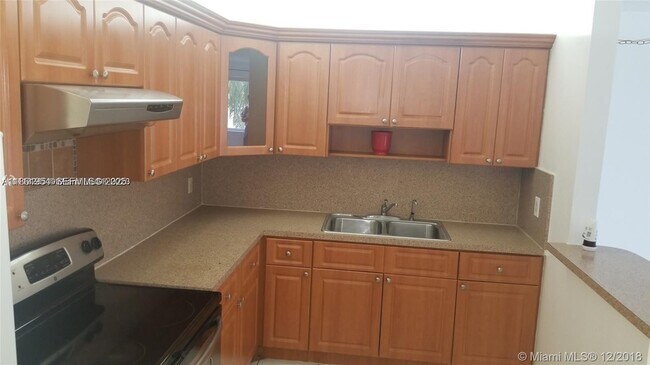 Building Photo - 14850 Naranja Lakes Blvd