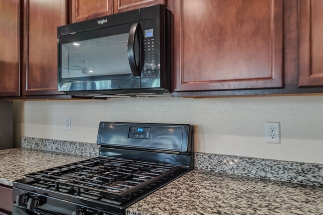 Building Photo - 3210 Brynley Ave