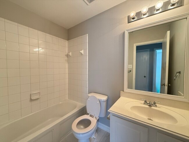 Building Photo - 12510 Magnolia Canyon