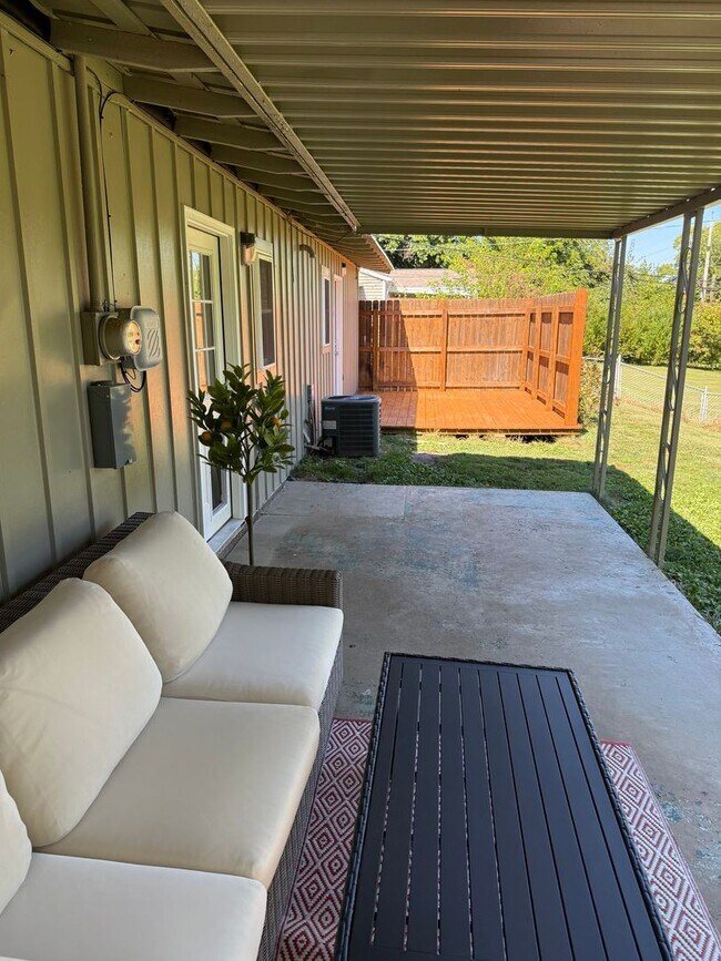 Building Photo - 3-bedroom, 2.5-bathroom HOME FOR RENT!