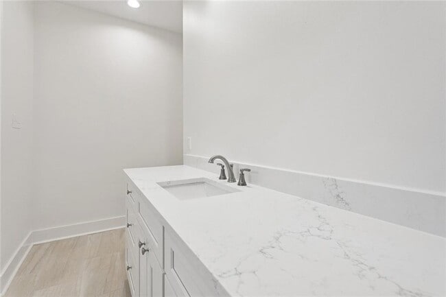 Building Photo - 60404 Aqua St