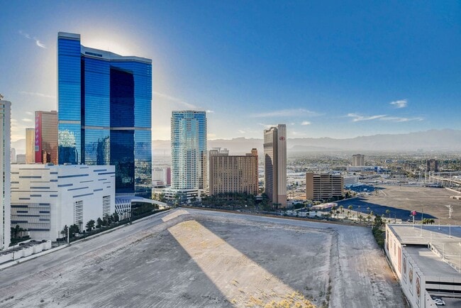 Building Photo - Turnberry Towers 2705W-City/Golf Course Views from this Stunning 1Bd/1.5Ba Residence