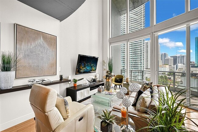 Building Photo - 690 SW 1st Ct