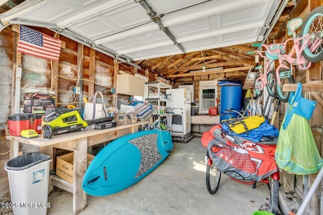 Building Photo - 124 Mathis Dr