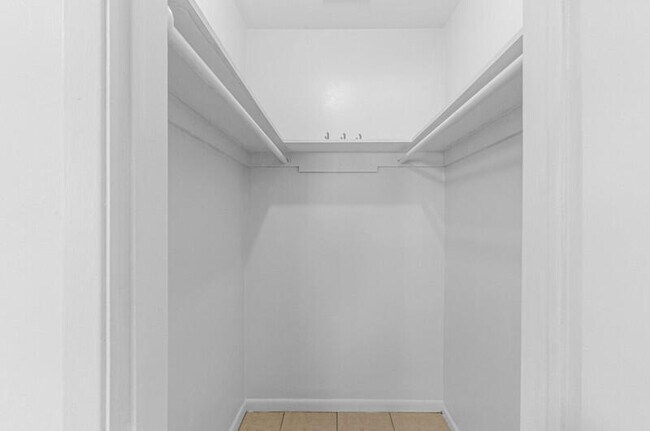 Building Photo - 2380 NE 15th Terrace